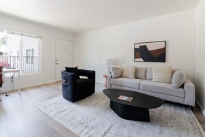 Fernseher, Stereoanlage