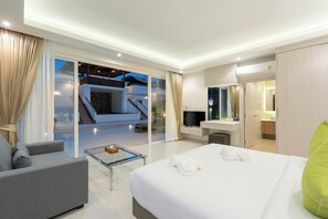 7 bedrooms, iron/ironing board, WiFi, bed sheets