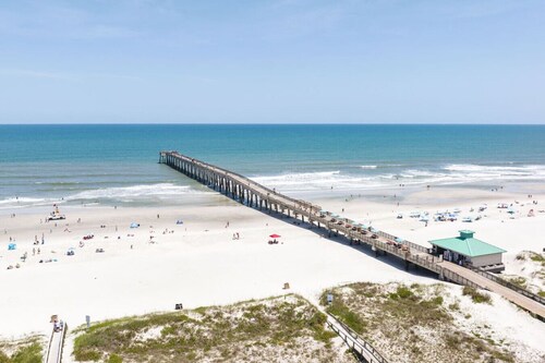 Thanksgiving Waterfront Stay | Gather and Relax