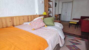 1 chambre, fer et planche à repasser, Wi-Fi, draps fournis