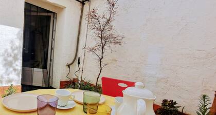 Alhambrita. Cool and quiet house with wifi to disconnect.