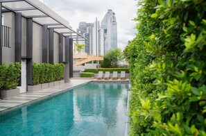 Pool - Luxurious 2BR Rooftop Pool & Gym Thong lor BTS (Krung Thep Maha Nakhon)