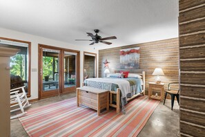 3 habitaciones, escritorio, tabla de planchar con plancha y wifi