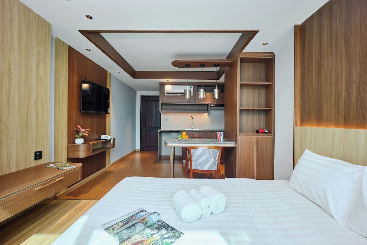 Deluxe Double Room, City View