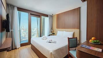 Deluxe studio, uitzicht op de stad | Uitzicht vanuit de kamer