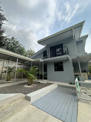 Exterior - Charming 2-bedroom 2.5 bath house with a private pool,AC, WiFi in serene Orotina (Orotina)