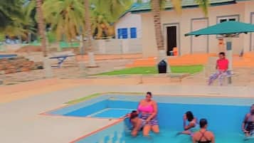 Piscine extérieure