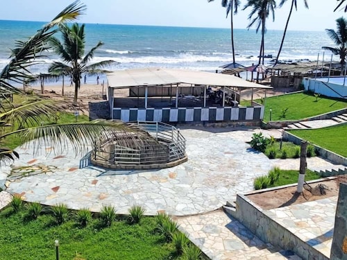 LLOYDS BEACH RESORT and SPA