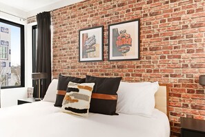 8 bedrooms, desk, iron/ironing board, travel crib