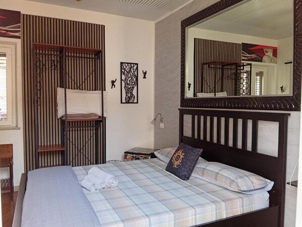 Habitación doble exclusiva | Wifi gratis y ropa de cama 