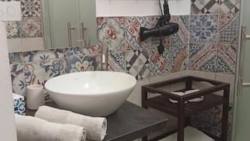Doppia Superior | Bagno | Doccia, asciugacapelli, asciugamani, sapone
