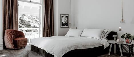 4 Schlafzimmer, Schreibtisch, Bügeleisen/Bügelbrett, Reisekinderbett