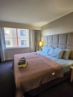1 slaapkamer, een strijkplank/strijkijzer, wifi, beddengoed