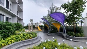 Children’s play area – outdoor - 22 Macalisterz by Mykey (George Town)