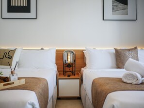 Iron/ironing board, free WiFi - 22 Macalisterz by Mykey (George Town)