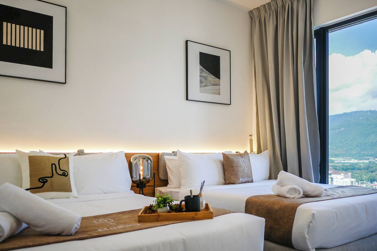 Luxury 2 Bedroom | Iron/ironing board, free WiFi