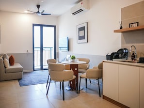 Luxury 2 Bedroom | Living area