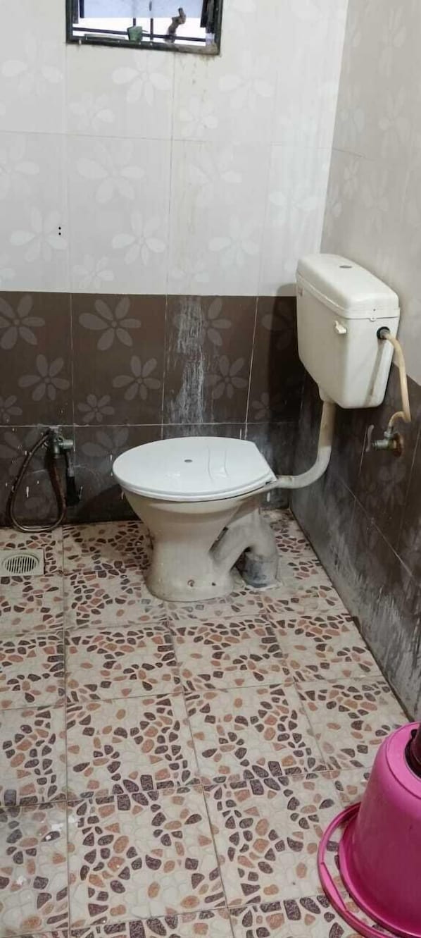 تجهيزات دش، مناشف، صابون