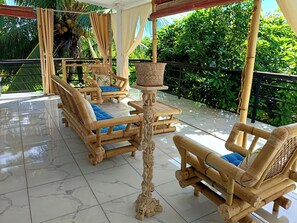 Terrace/patio - Skylodge B&B - Bali Jungle Retreat with Fine Dining & Eco Pool (Bali)