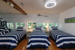 4 habitaciones, tabla de planchar con plancha y wifi gratis 