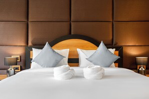 5 chambres, fer et planche à repasser, Wi-Fi, draps fournis