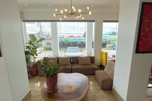 Property grounds - B Hotels Angeles City (Angeles City)