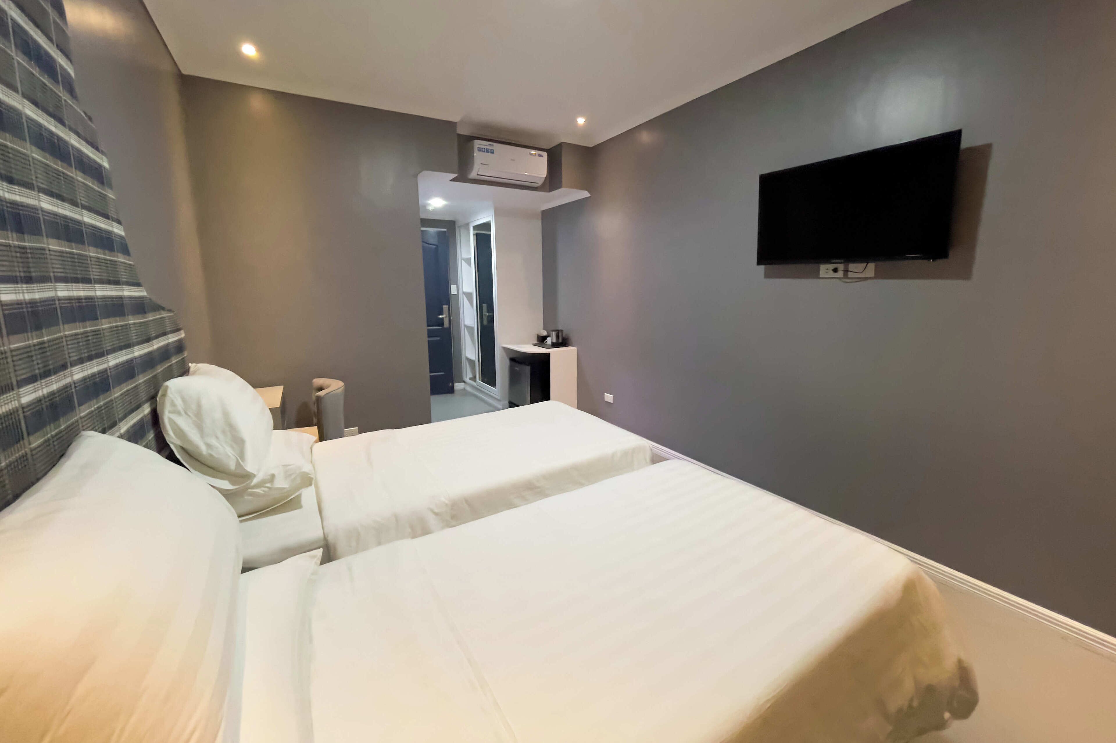 Deluxe Twin Room | Desk, soundproofing, free WiFi, bed sheets