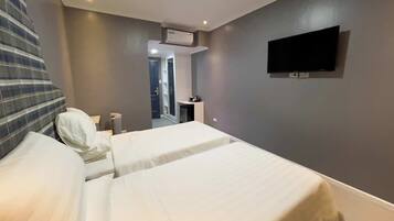 Deluxe Twin Room | Desk, soundproofing, free WiFi, bed sheets