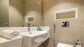 Bathroom - Manzil - Stunning 1BR with Lagoon Access (Dubai)