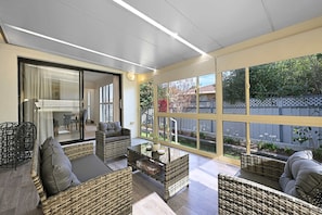 TV, offices