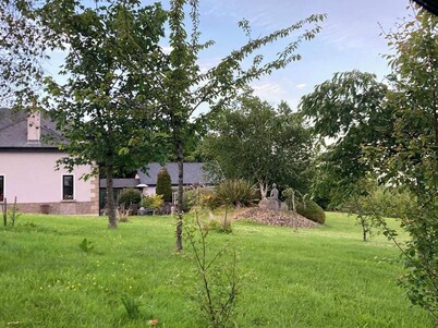 Peaceful Garden Studio near Gorey Sleeps 4 Parking