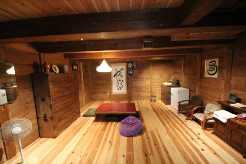 Charming Dining & Breakfast in Toei with AC, WiFi