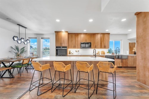 NEW Mountain View Retreat w/ Swim Spa & Mini Golf