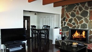 Family Cabin, Patio, Lake View | Living room