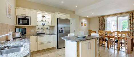 Lavavajillas, silla alta para bebés