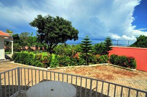 Terrace/patio - La Palace Bonito (Entebbe)