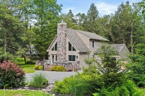 Exterior - Longfellow Lodge | Hot Tub, Kayaks & Game Room (Albrightsville)