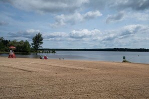 Nær stranden
