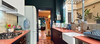 Charming Townhouse Steps from Newcastle Beach