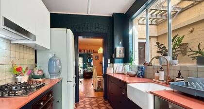 Charming Townhouse Steps from Newcastle Beach