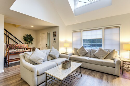 Elevator In-Unit: 3-Story Condo Only 14 Mi to DC!