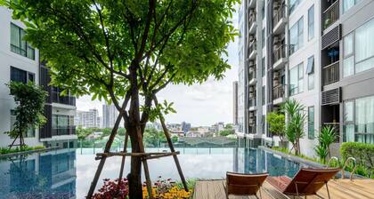 5 Star Sukhumvit Condo Infinity Pool Gym Sauna