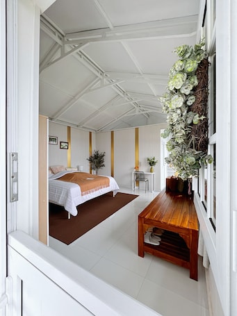 Double Room, Garden View | In-room safe, iron/ironing board, free WiFi