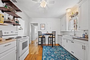 Fridge, microwave, oven, stovetop - NEW! Cheerful Dog Friendly 1937 Cottage w/ Electric Fireplace! 5 min Drive/20 min Walk to Hyde Park (Boise)