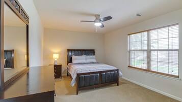 3 dormitoris, planxa i posts de planxar, Internet i roba de llit