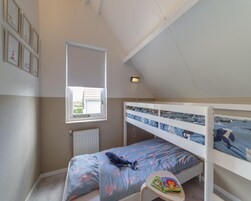 House | 4 bedrooms, individually furnished, bed sheets