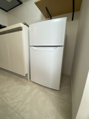Interior - Comfortable space perfect for long-term stays and fully equipped kitchen for self-catering guests! (武蔵野市)