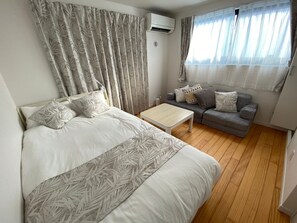 1 bedroom, WiFi, bed sheets - Comfortable space perfect for long-term stays and fully equipped kitchen for self-catering guests! (武蔵野市)