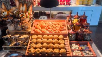 Daily buffet breakfast for a fee