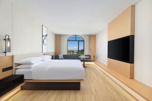 Superior-huone, 1 suuri parisänky, kaupunkinäköala | Minibaari, tallelokero huoneessa, pimennysverhot, äänieristys